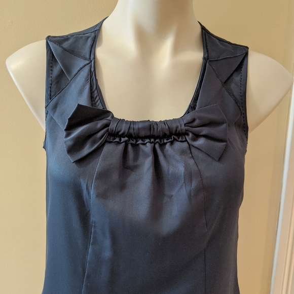 💘 Banana Republic navy blue satin tank top. - Picture 4 of 7